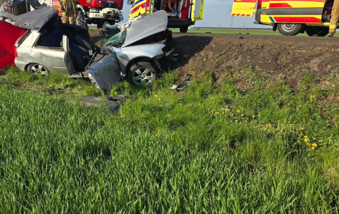 Dwie osoby zginęły w roztrzaskanym Audi. Potworny widok na miejscu