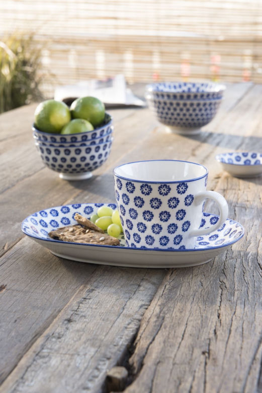 Biało-niebieska porcelana i ceramika