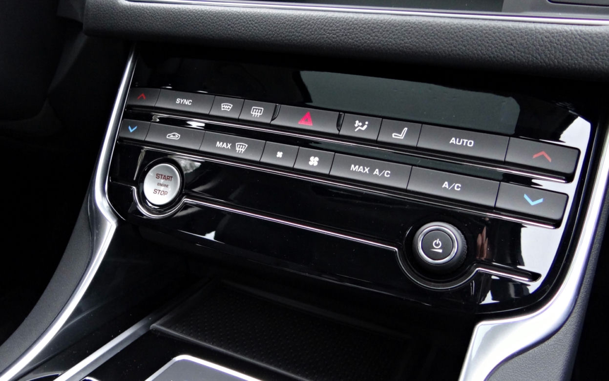 Jaguar XF 2.0 i4D 180 KM