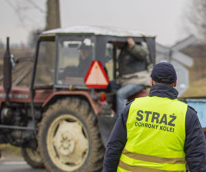 Pijany traktorzysta z siekierą zatrzymany przez sokistę! Nocny dramat w Hucisku