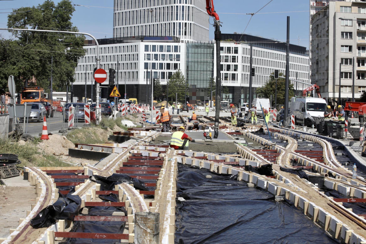 Tramwaje wrócą na Puławską we wrześniu? "Niech ta budowa już się skończy"