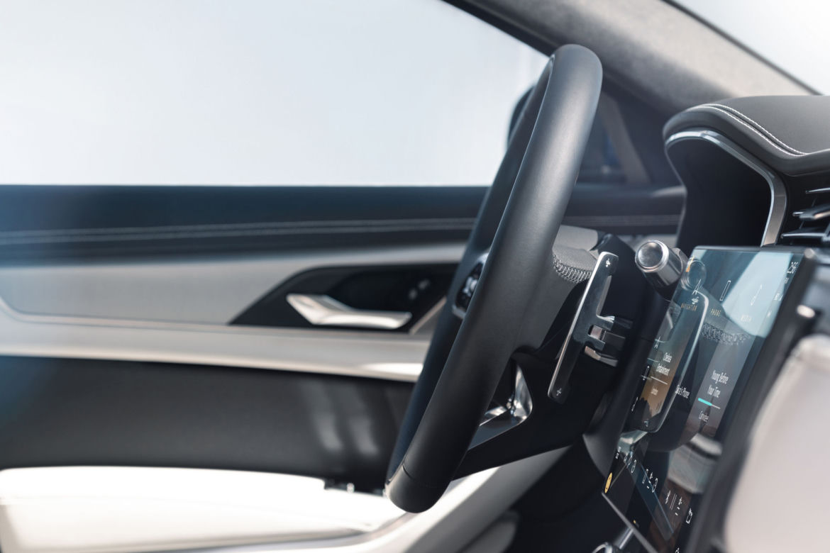 Nowy Jaguar XF (2021)