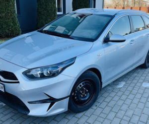 Kierowcy: uwaga na srebrną KIA combi!