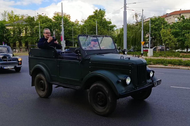 Parada zabytkowych pojazdów w Szczecinie