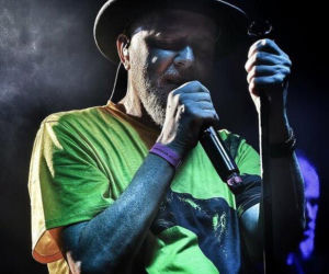 Polski gwiazdor rocka trafił do szpitala. Szokujące doniesienia!