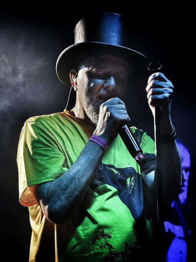 Polski gwiazdor rocka trafił do szpitala. Szokujące doniesienia!