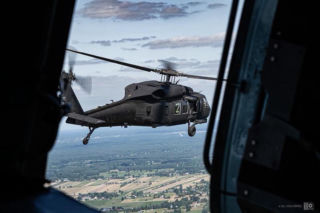 MON rezygnuje z modernizacji Black Hawków? Resort obrony stawia na walkę z dronami i samoloty M-28