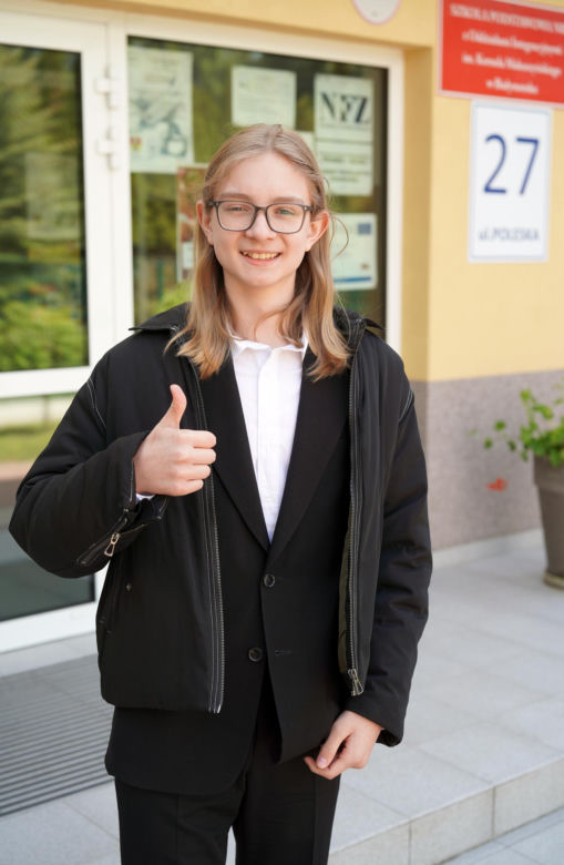 Uczniowie dzielą się wrażeniami po egzaminie z polskiego