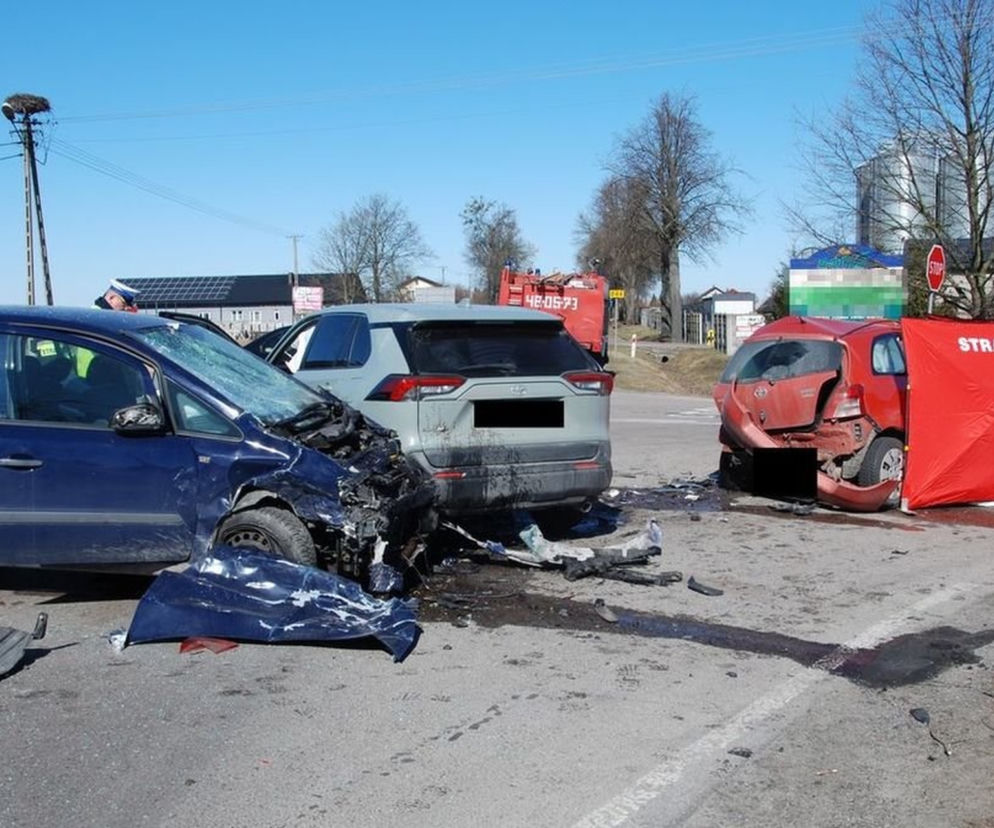 Makabryczny wypadek w Teratynie. Tragiczny bilans zderzenia trzech aut