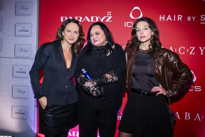 Książkiewicz pokazała majtki, Olejnik jak diwa i Grochowska w zbroi. Tłum gwiazd na pokazie Baczyńskiej