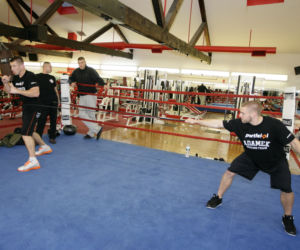 Tomasz Adamek, trening na smyczy