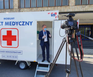 Testy na koronawirusa w samochodzie! Jest pomysł opolskich przedsiębiorców