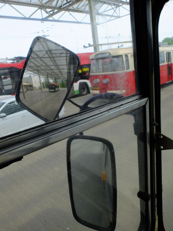 "Autobusy na szelkach" jeżdżą po mieście ponad 70 lat