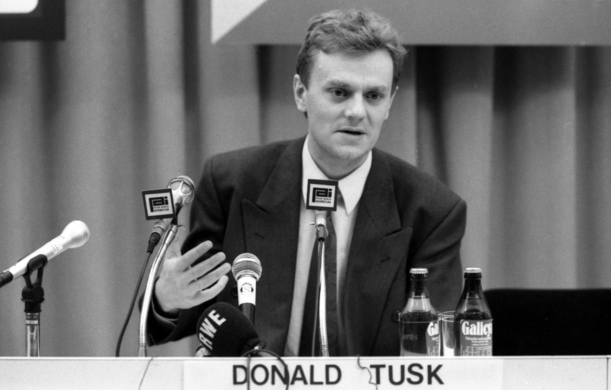 Tak polityka zmieniła Donalda Tuska. Wszystko widać na jego twarzy i głowie!