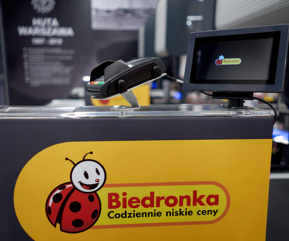 W Biedronce limity na transakcje zbliżeniowe bez PIN podniesione do 100 zł