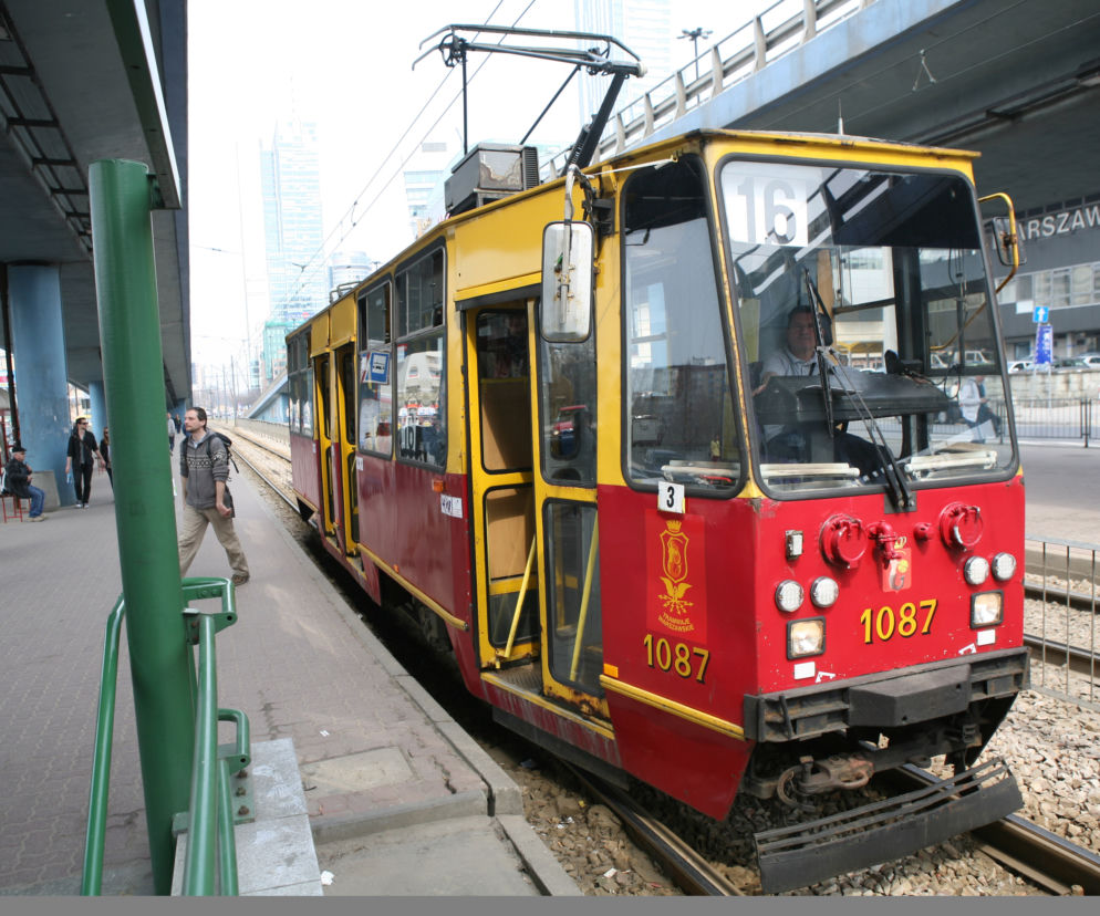 tramwaj, przystanek, komunikacja miejska