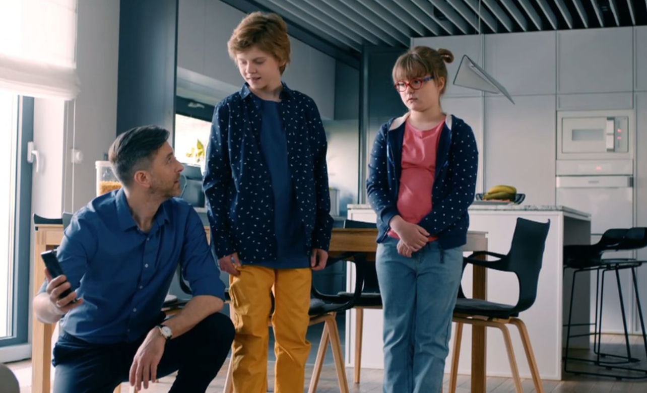BrzydUla 2, odcinek 146. Julka (Maria Włodkowska), Kuba (Jakub Rutkowski), Marek (Filip Bobek)