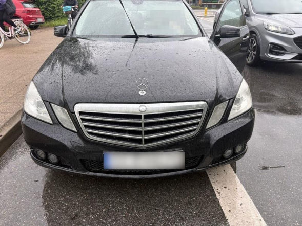 81-latek potrącił pieszego na pasach. Zaskakujące słowa kierowcy do policjantów