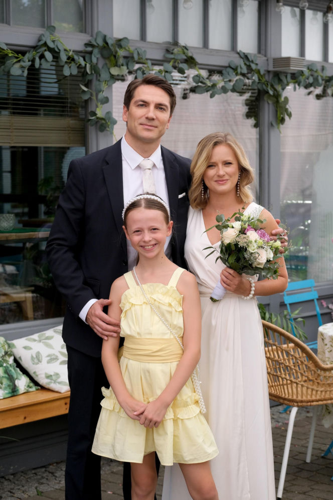 M jak miłość odc. 1903. Dima (Pszeniczny Michaił), Julia (Marta Chodorowska), Nadia (Mira Fareniuk)