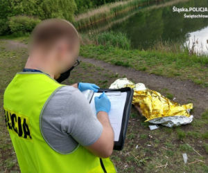 Świętochłowice. Pił alkohol i wskoczył do stawu! Już z niego nie wyszedł...