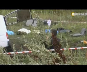 BRATOSZEWICE: Wypadek busa na niestrzeżonym przejeździe kolejowym