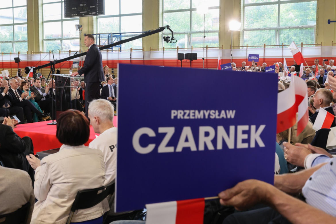 Przemysław Czarnek podczas otwartego spotkania z mieszkańcami Kalisza w hali OSRiR w Kaliszu