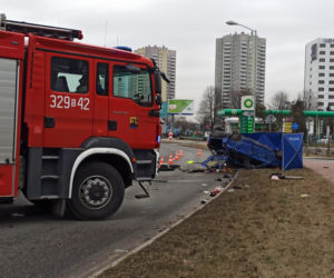 Wypadek w Katowicach. Samochód dachował na Roździeńskiego [ZDJĘCIA]