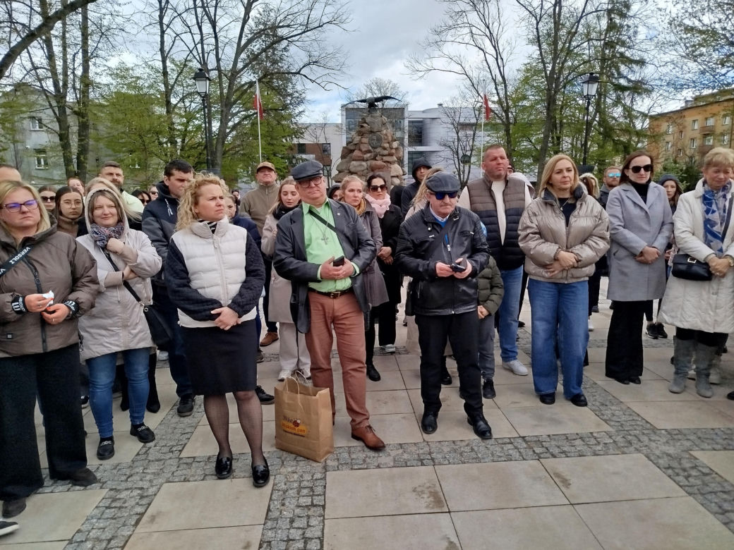 Siedlczanie uczcili minutą ciszy pamięć o zmarłym pośle Łukaszu Litewce