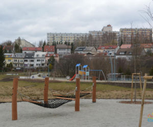 Nowy park w Olsztynie. Są ławeczki, miejsca do grillowania, plac zabaw [ZDJĘCIA]