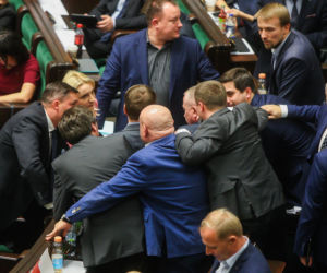 Kontrowersyjni posłowie