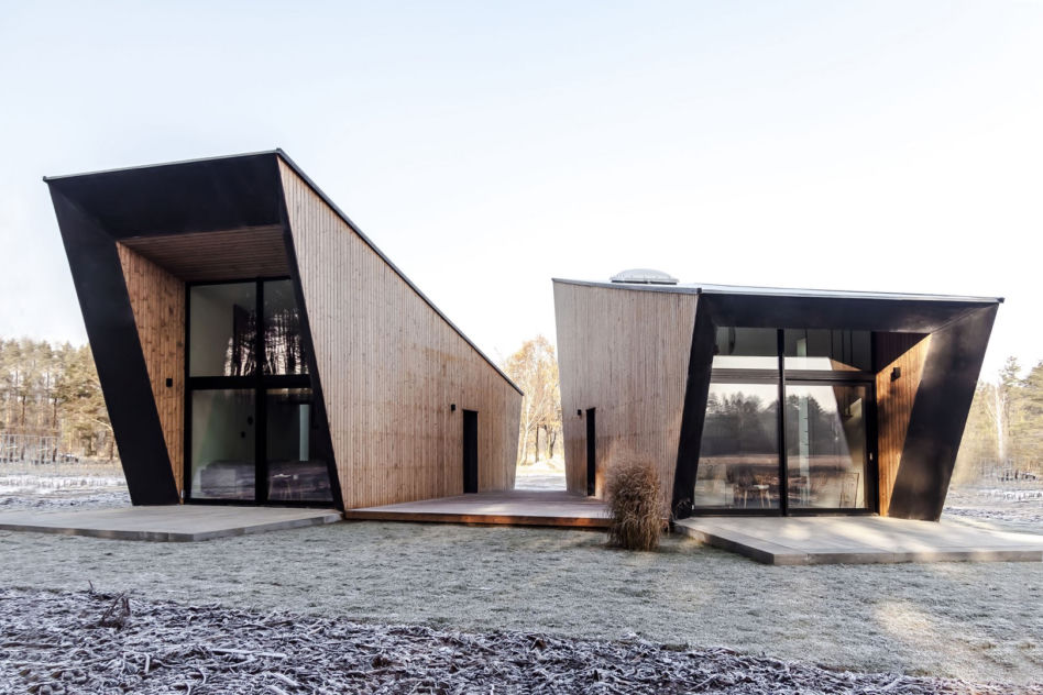 Cichosza: zespół całorocznych domków w Szydłowie projektu Modernstudio