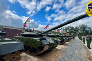 Białoruś prezentuje zmodernizowane czołg T-72BM2