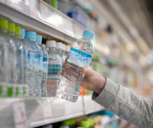 Woda to bezpieczeństwo. Krajowi producenci apelują do Komisji Finansów Publicznych o obniżenie VAT na wodę butelkowaną