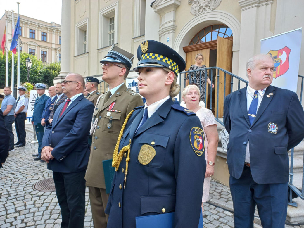 Trwają obchody Święta Policji w Lesznie. Świętują policjanci i policjantki