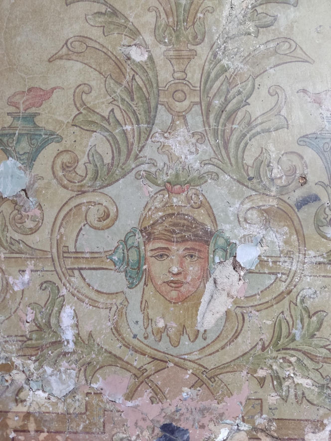 Odkryte polichromie w kamienicy w Szczecinie