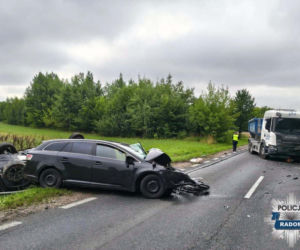 Wypadek w Skarszewie. Dwie osoby trafiły do szpitala