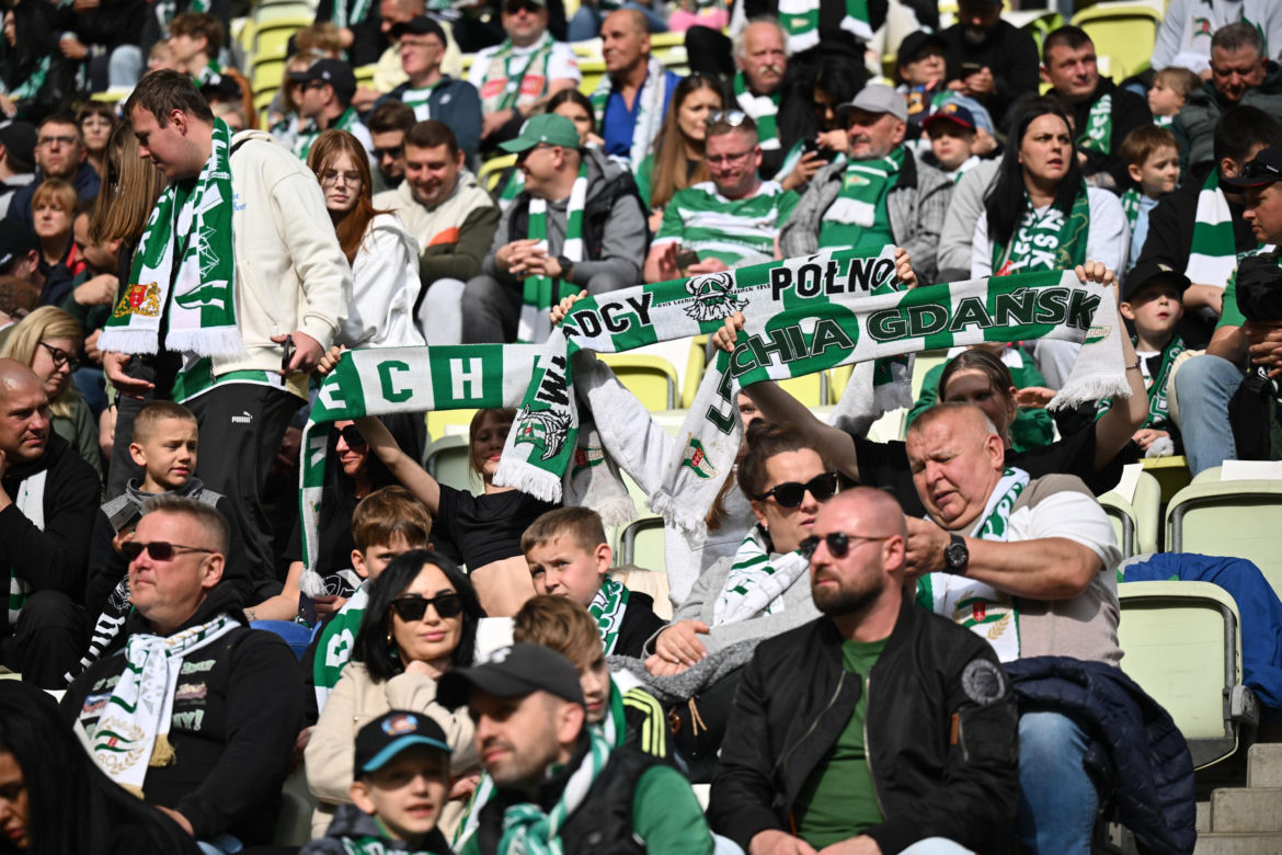 Lechia Gdańsk - Legia Warszawa: Zdjęcia kibiców z meczu 33. kolejki PKO BP Ekstraklasy