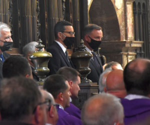Kraków. Pogrzeb ks. Z. Sochackiego. Prezydent A. Duda odznaczył go orderem 