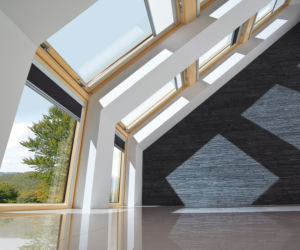 Okna kolankowe i połaciowe w dachu bez okapu 