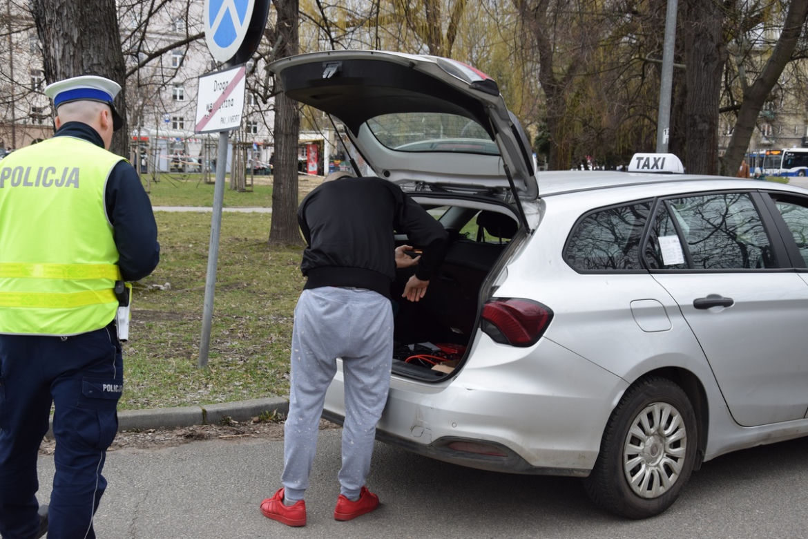 Masowe kontrole taksówek w Krakowie. Posypały się mandaty