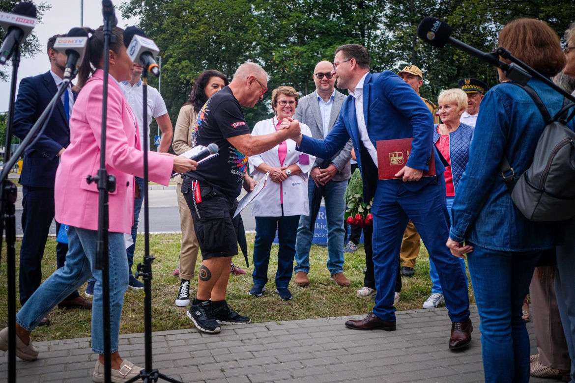 Jurek Owsiak przyjechał do Chorzowa. Oficjalnie otwarto rondo im. Fundacji WOŚP