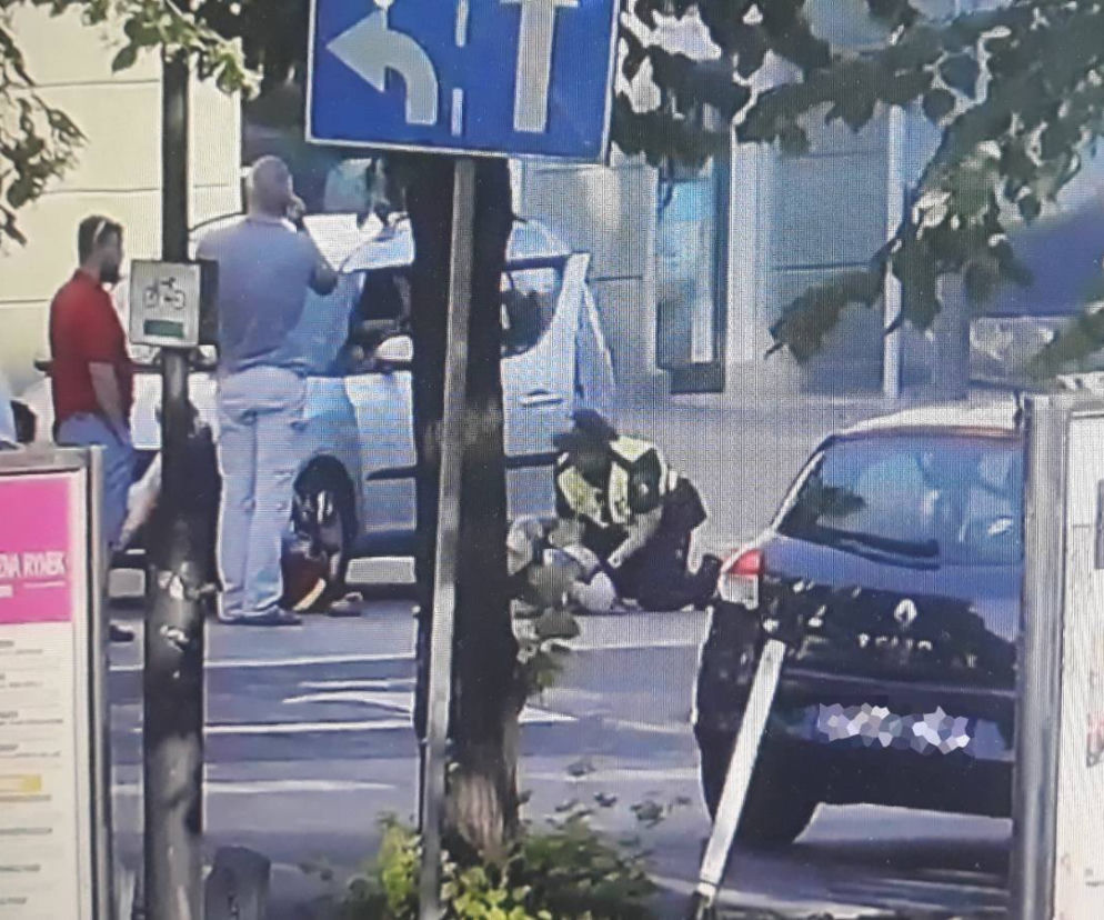 Gliwice: Fatalny wypadek na przejściu dla pieszych w centrum miasta. Samochód potrącił starszą kobietę, która dosłownie WYLECIAŁA w powietrze