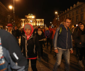 Nightskating. Warszawiacy przejechali stolicę na rolkach [Zdjęcia]