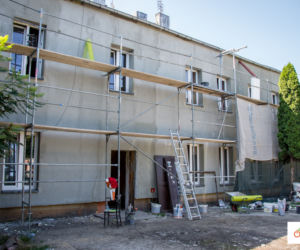 Bełchatów. Kamienice Tkaczy pięknieją