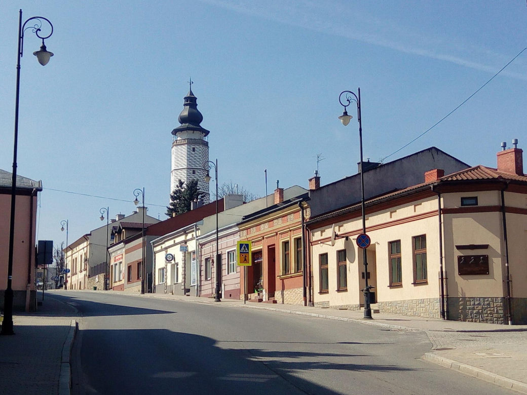 To najpiękniejsze miasto w Małopolsce. Jest porównywane do Krakowa, kiedyś było uznawane za stolicę Polski