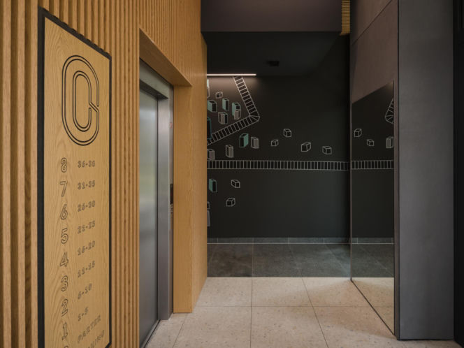 Kolejowa 19 w Warszawie, RISKARCH