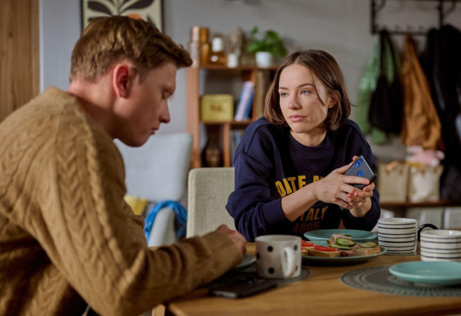 "Na Wspólnej", odcinek 4170: Julka martwi się o Kosmę, a o jego zniknięcie obwinia Leona