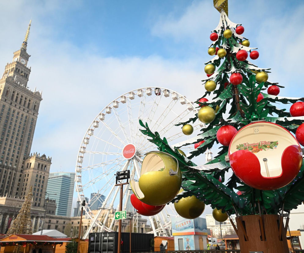 Szokujące ceny na Jarmarku Warszawskim 2025! Tyle trzeba zapłacić za sernik [ZDJĘCIA]