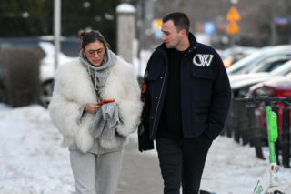 Klaudia Halejcio, mąż jej otworzył auto za całusa