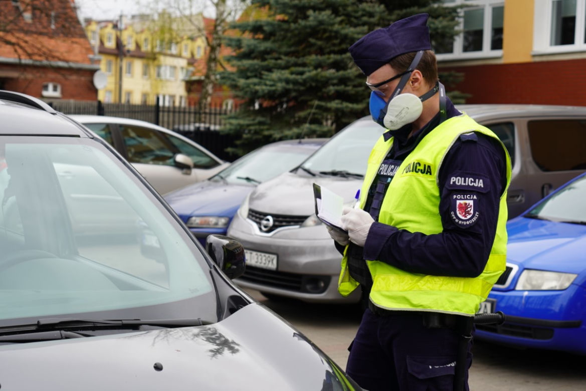 Obowiązek noszenia maseczek. Policja prowadzi kontrole